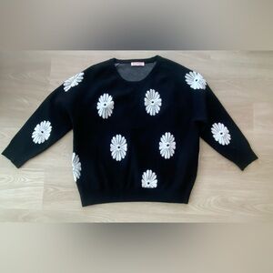 Philosophy Black and White Daisy Thick Ultra-soft plush cozy Size M sweater